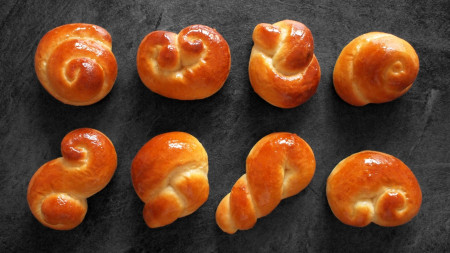 31. 3. " Velikonoční pečení Jidášů a zdobení vajíček "