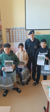 Úspěch našich žáků ve výtvarné soutěži Policie ČR
